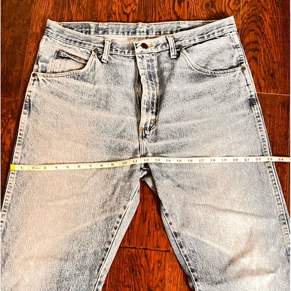Vintage Wrangler Denim in Faded Blue Size 36X30 - Picture 7 of 11